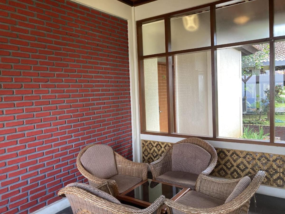 Dago Highland Resort Cimenyan Exterior photo