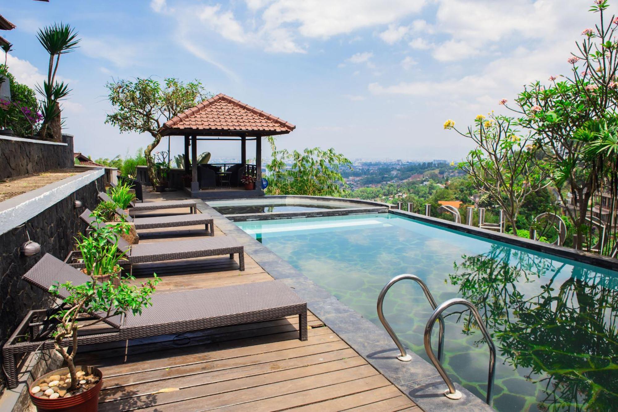 Dago Highland Resort Cimenyan Exterior photo