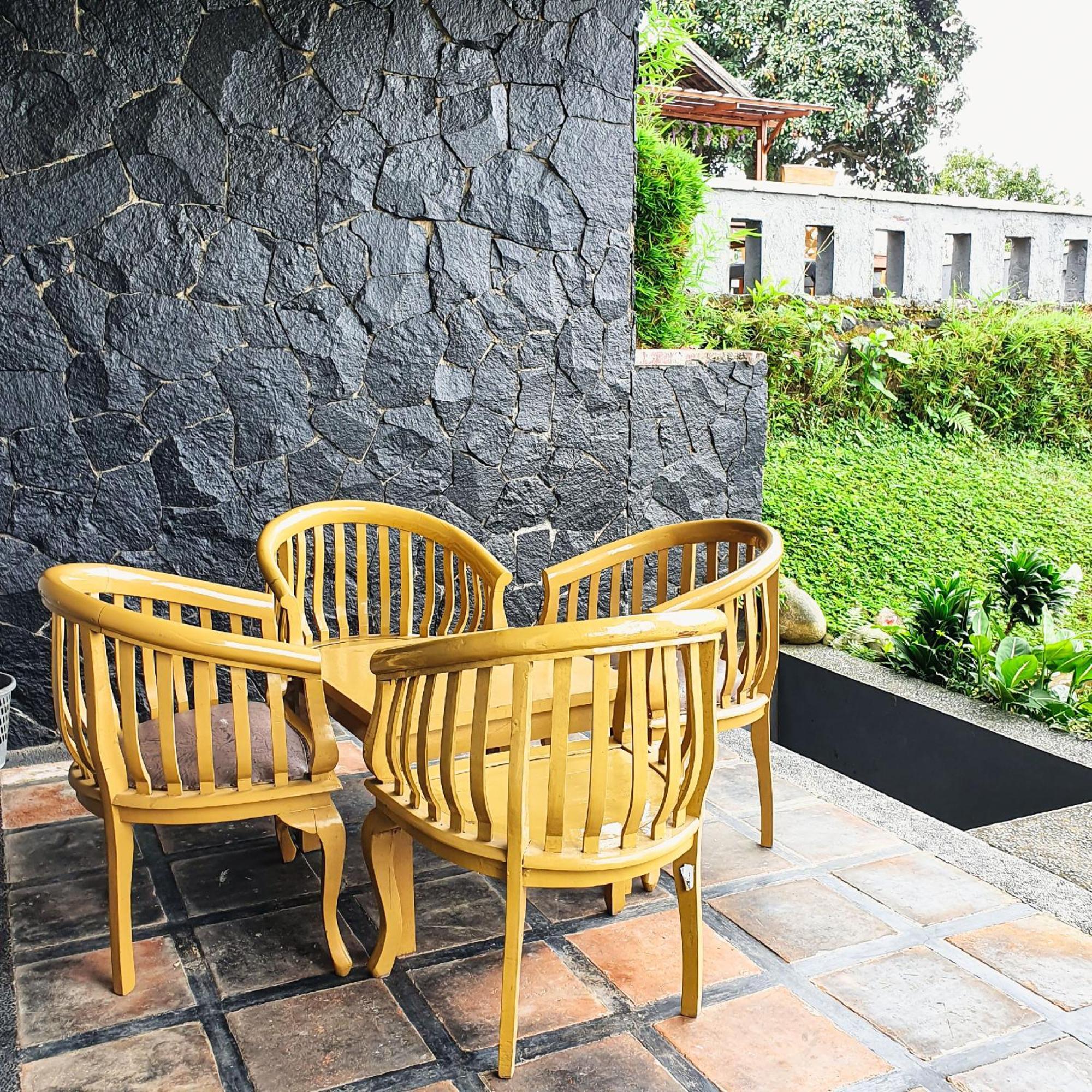 Dago Highland Resort Cimenyan Exterior photo