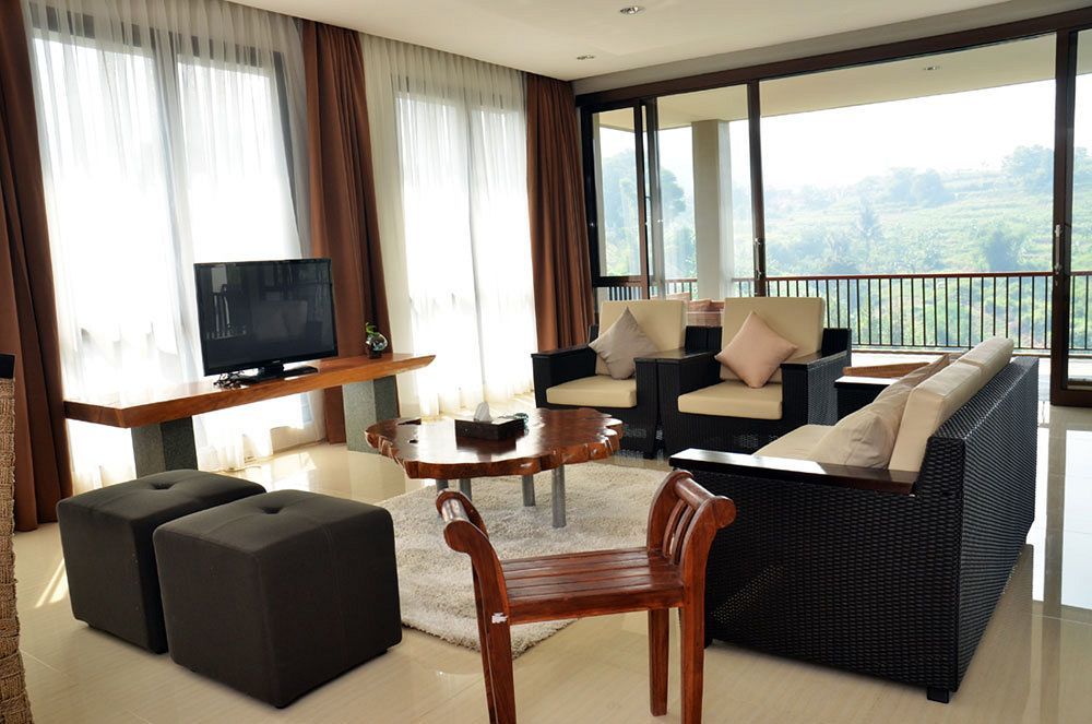 Dago Highland Resort Cimenyan Exterior photo