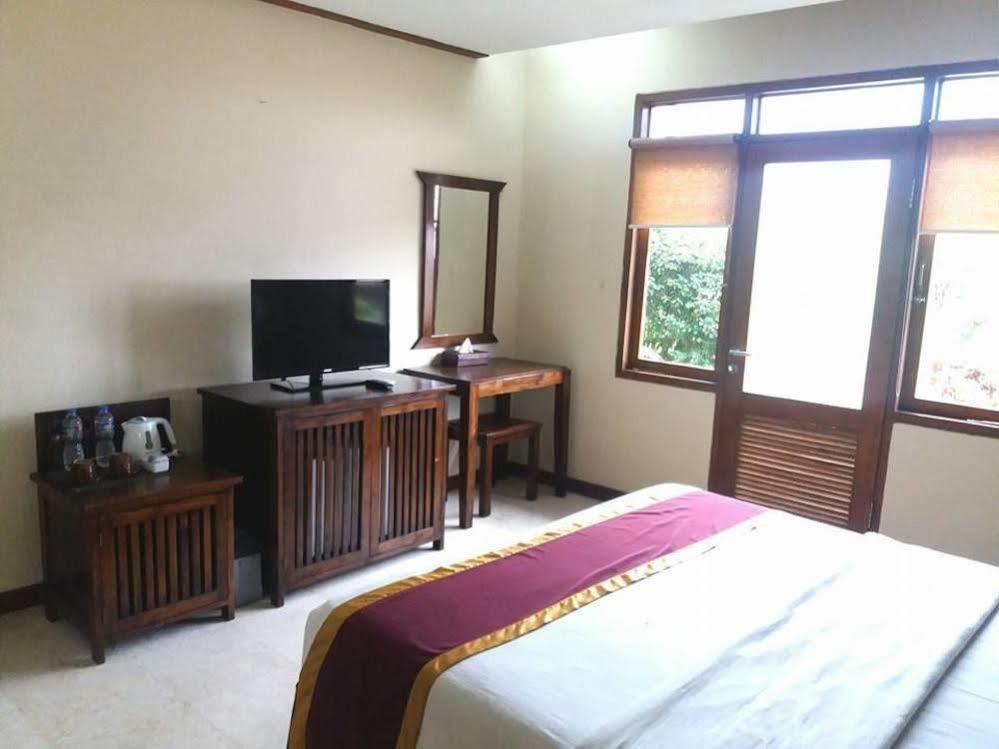 Dago Highland Resort Cimenyan Exterior photo