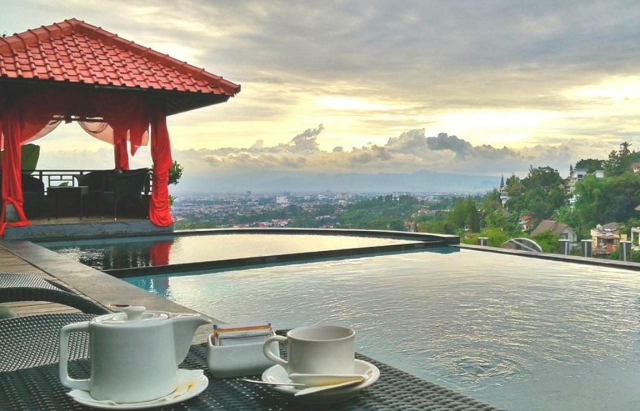 Dago Highland Resort Cimenyan Exterior photo